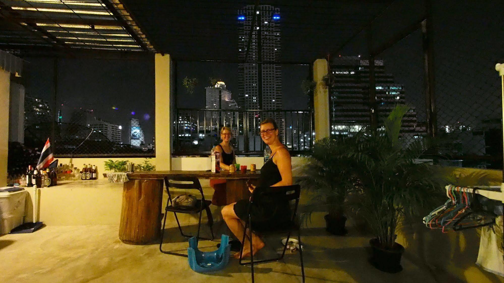Panpan Hostel Bangkok Ngoại thất bức ảnh