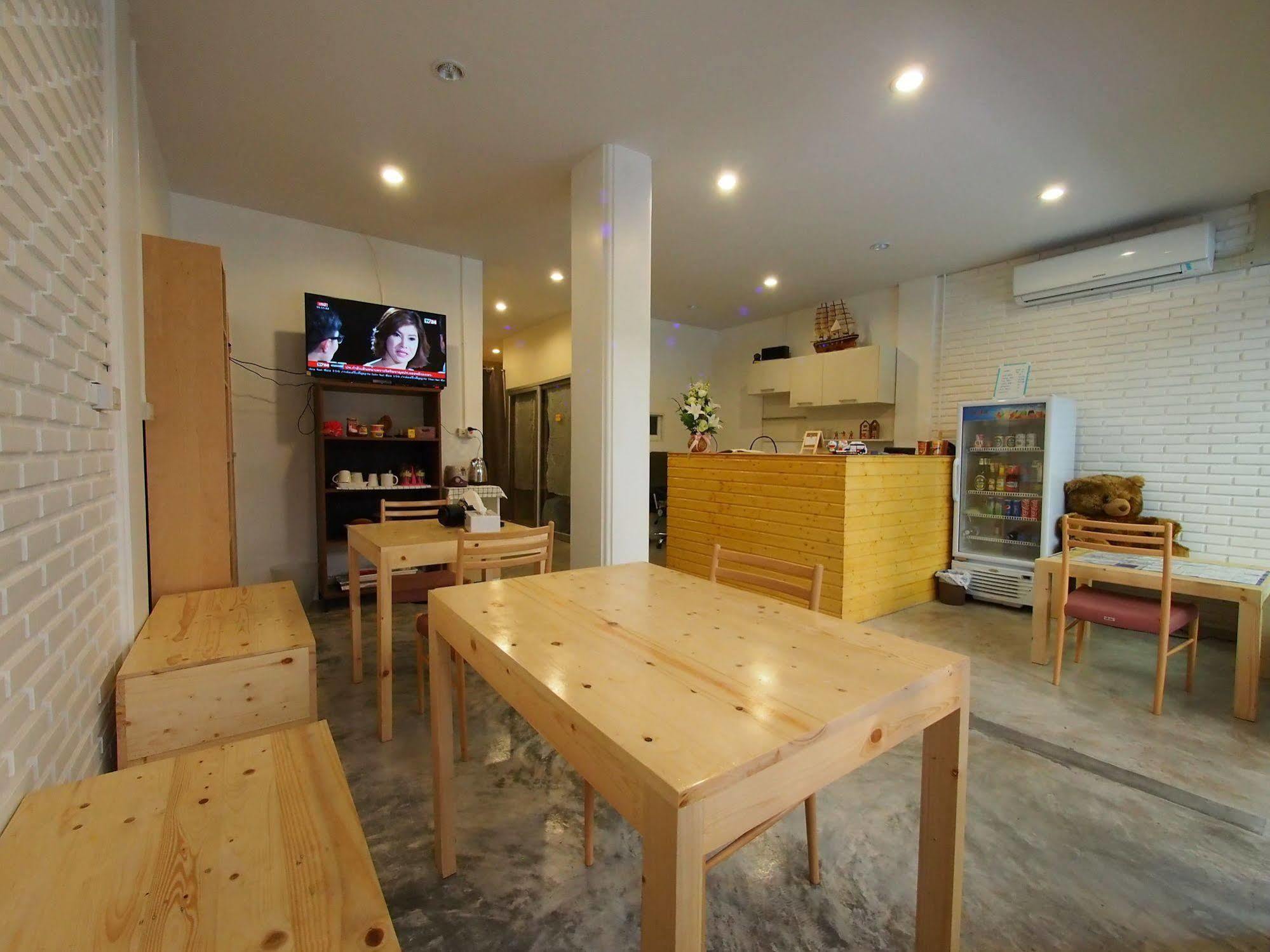 Panpan Hostel Bangkok Ngoại thất bức ảnh