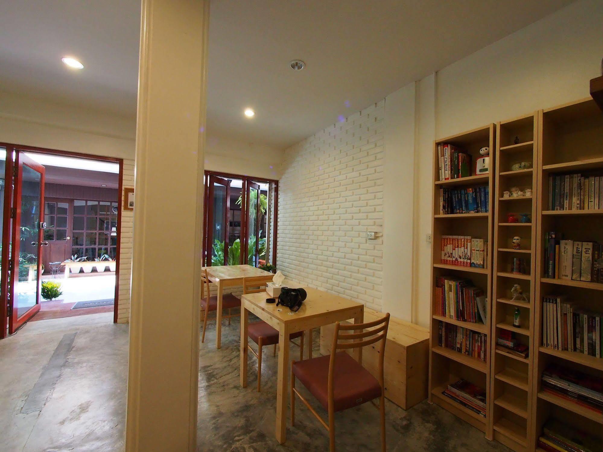 Panpan Hostel Bangkok Ngoại thất bức ảnh