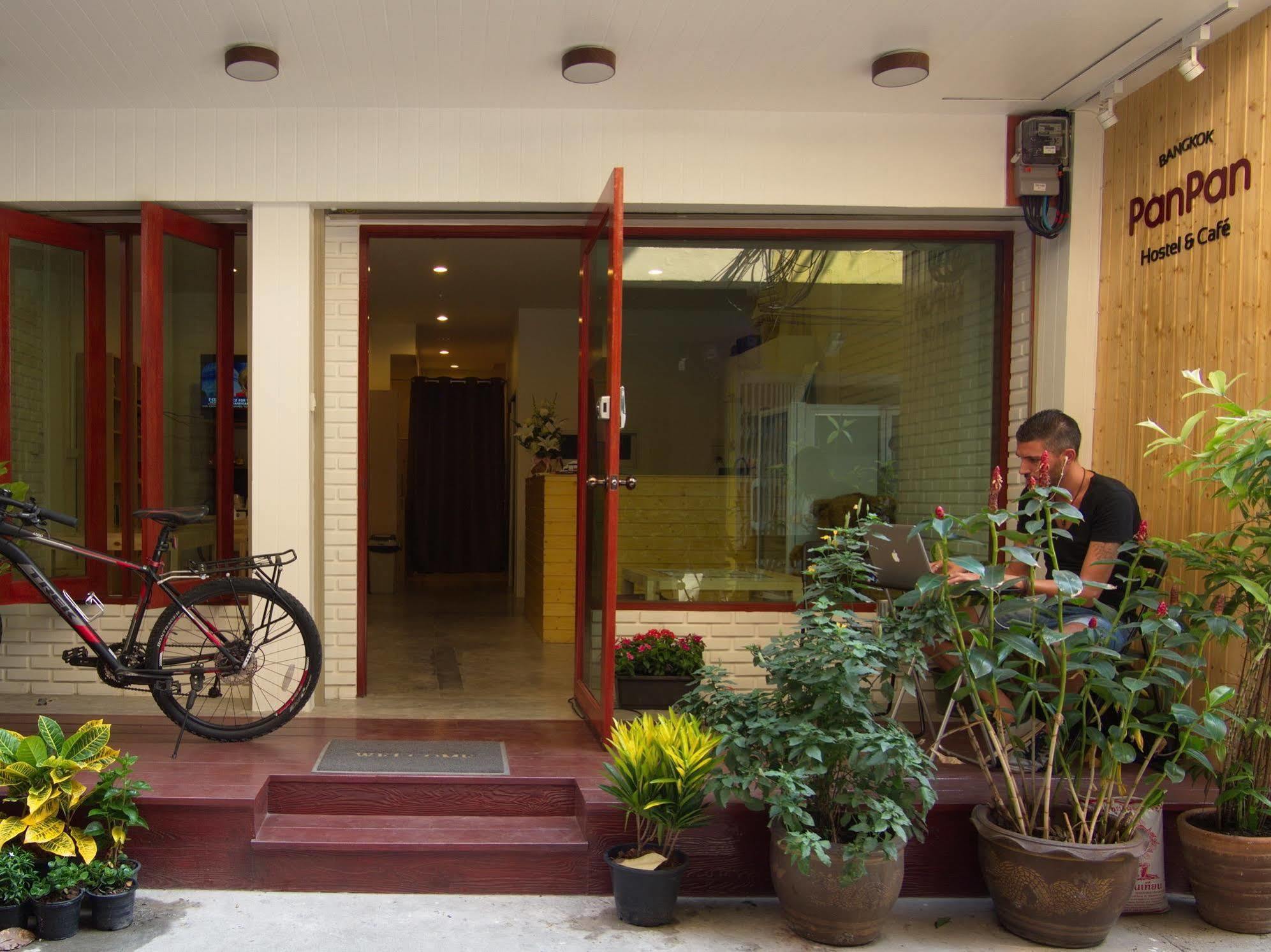 Panpan Hostel Bangkok Ngoại thất bức ảnh